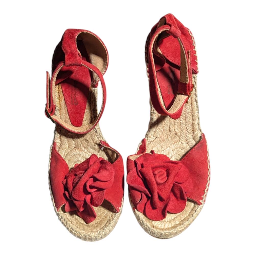 Andre Assous Red Suede Flower Detail Ankle Strap Wooden Wedge Sandals Sz 6.5 - Picture 2 of 6